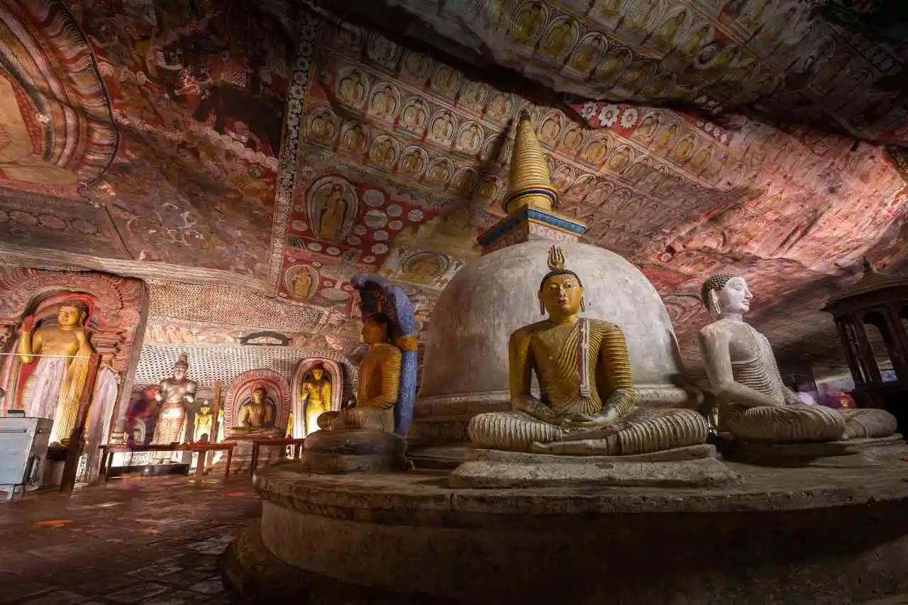 dambulla-rock-cave-temples-sri-lanka-buddhist-cave-temple