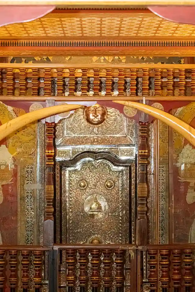 kandy-sri-lanka-temple-of-the-tooth-relic-sri-dalada-maligawa-inner-temple-of-the-tooth-relic