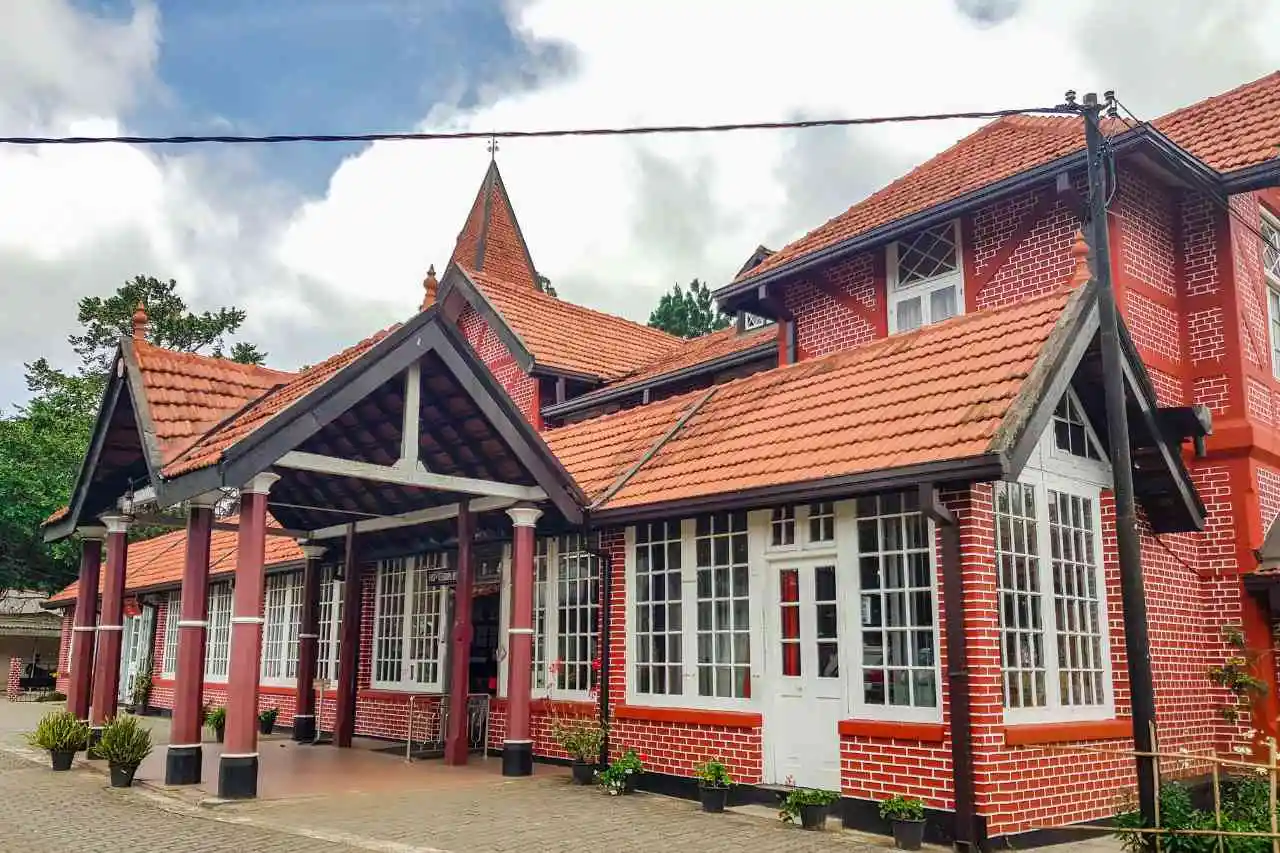 nuwara-eliya-colonial-building-post-office-town-sri-lanka