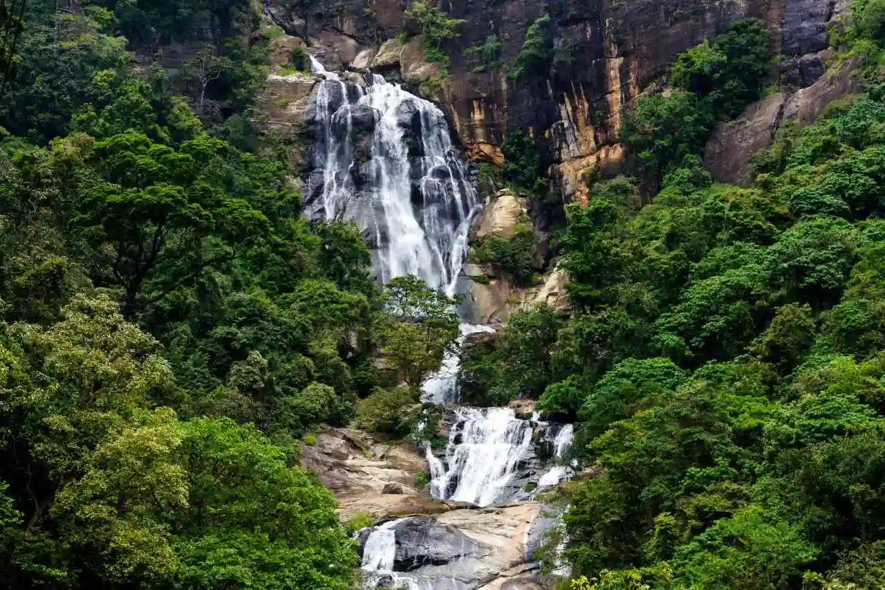 ravana-falls-waterfall-sri-lanka-ella