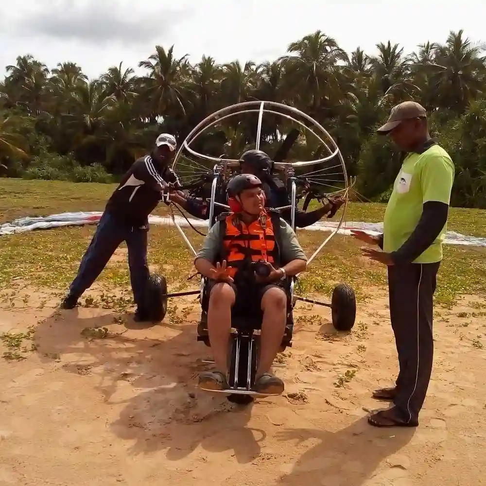 serendib-events-and-tours-management-sri-lanka-tour-operator-activities-sky-gliding