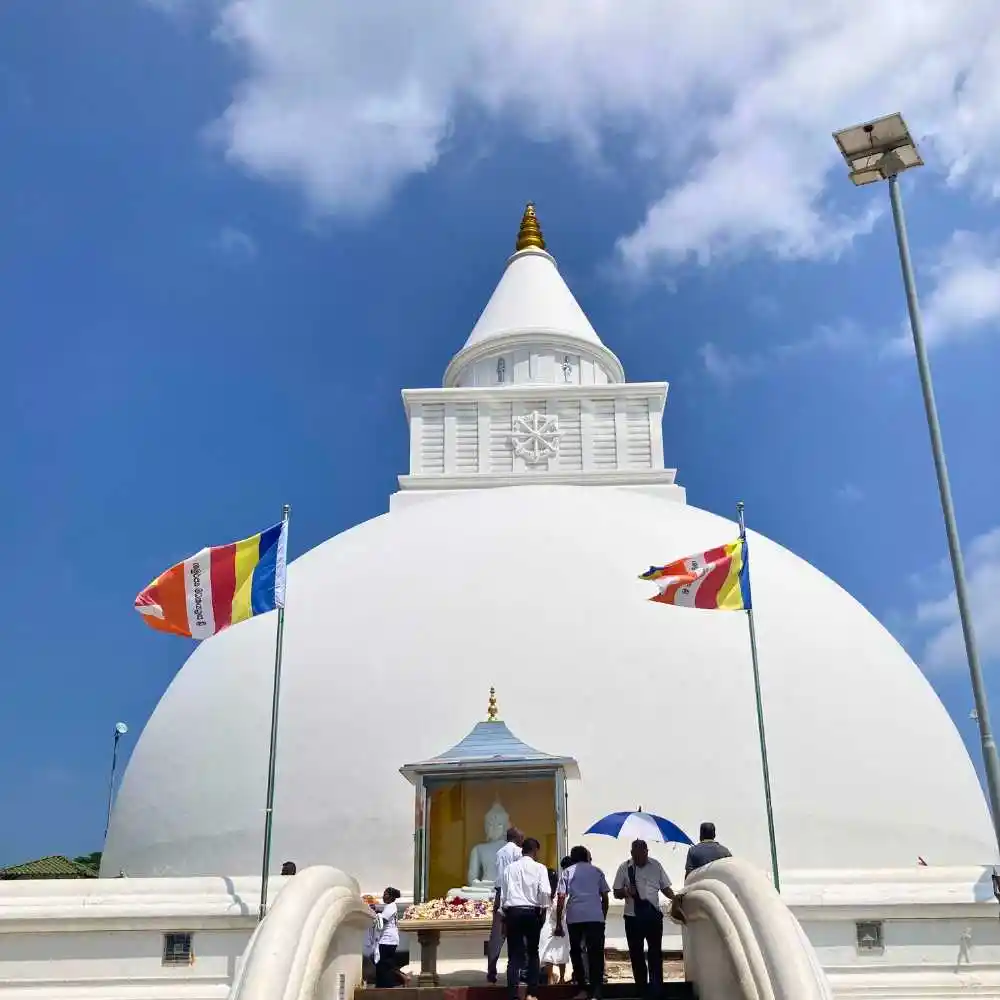serendib-events-and-tours-management-sri-lanka-tour-operator-kataragama-kiri-vehera