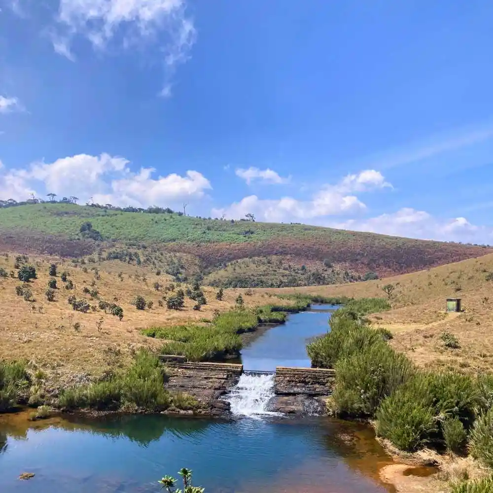 serendib-events-and-tours-management-sri-lanka-tour-operator-nuwara-eliya-horton-plains-national-park-chimney-pool