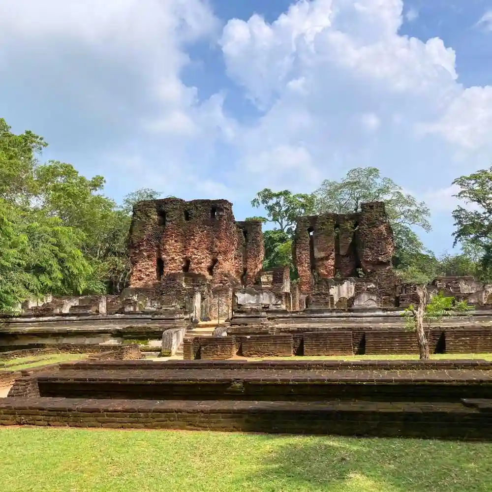 serendib-events-and-tours-management-sri-lanka-tour-operator-polonnaruwa