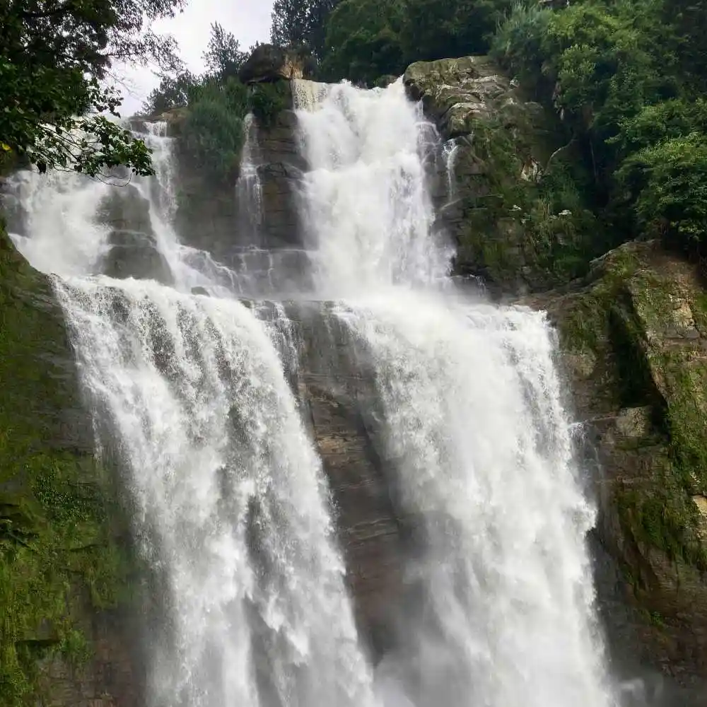 serendib-events-and-tours-management-sri-lanka-tour-operator-ramboda-waterfall