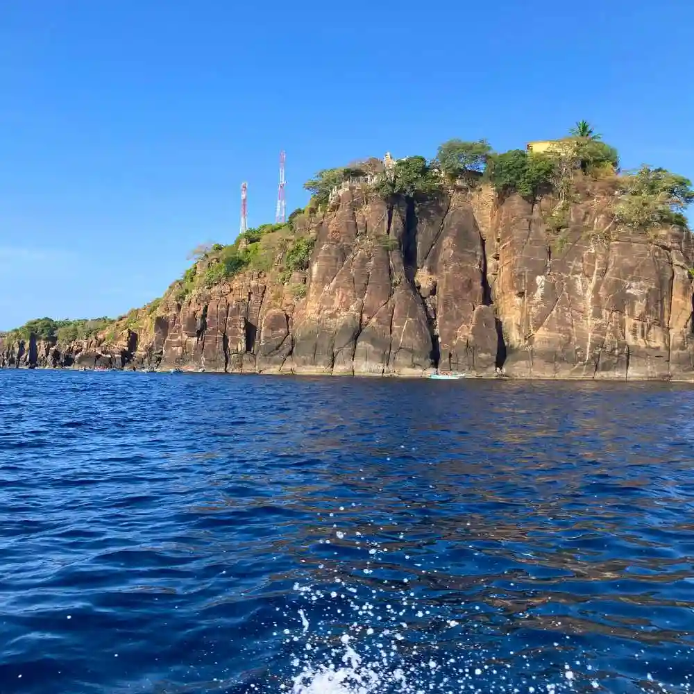 serendib-events-and-tours-management-sri-lanka-tour-operator-trincomalee-ocean-blue-water