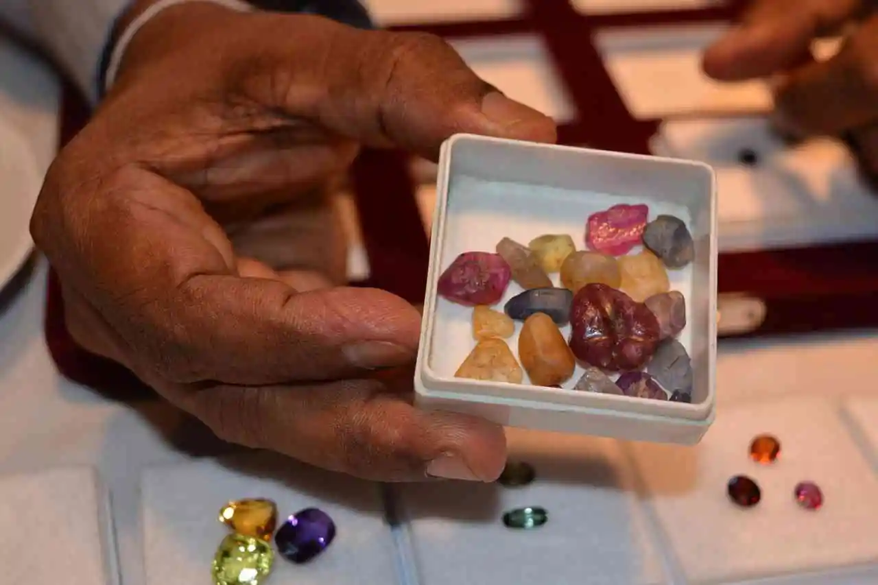 sri-lanka-gem-museum-stones-sapphires
